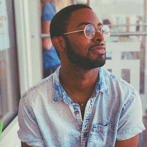 Meet your Posher, Devonte